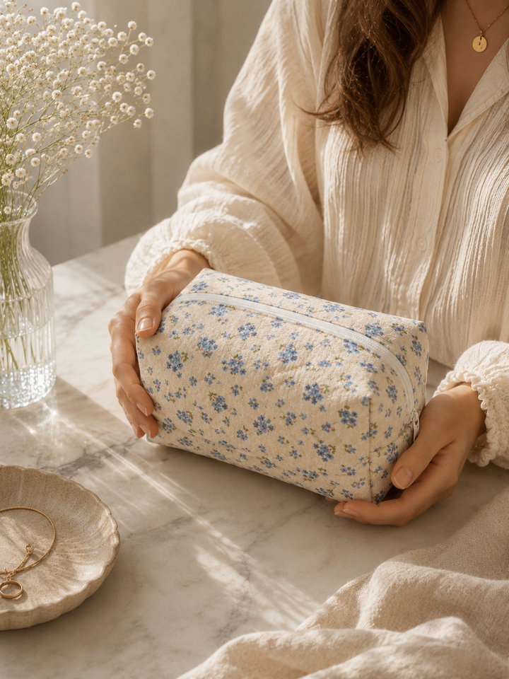 Elianne vattert toalettmappe med blomster